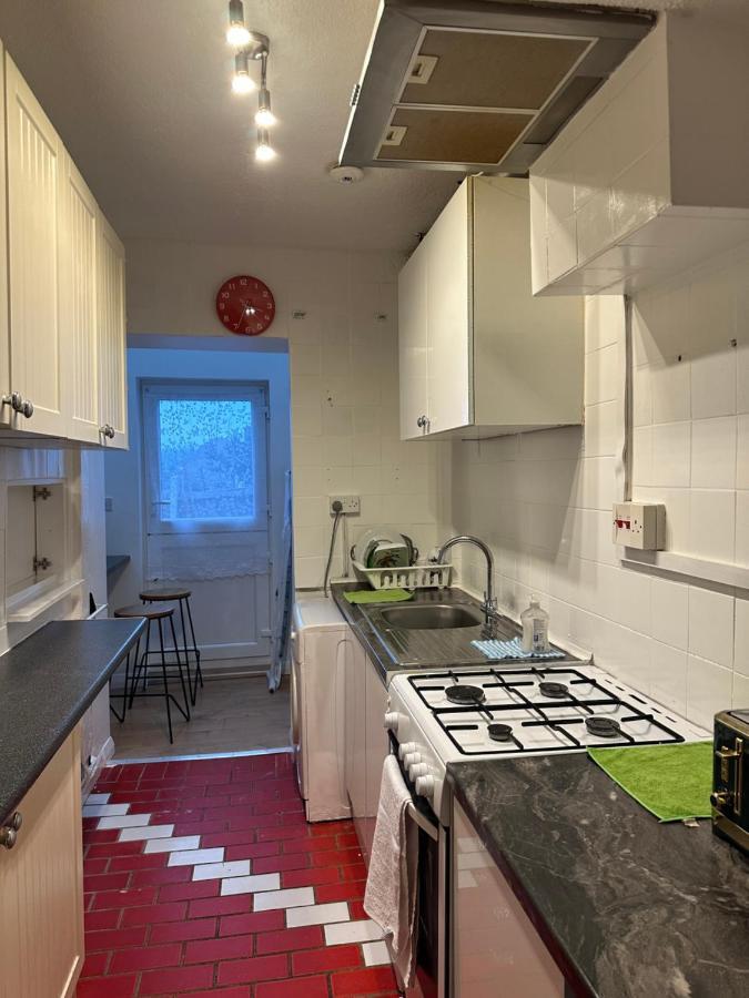 3Rd Studio Flat With Private Toilet And Bathroom Setup For Family Enjoyment 134 Keedonwood Road Бромли Екстериор снимка