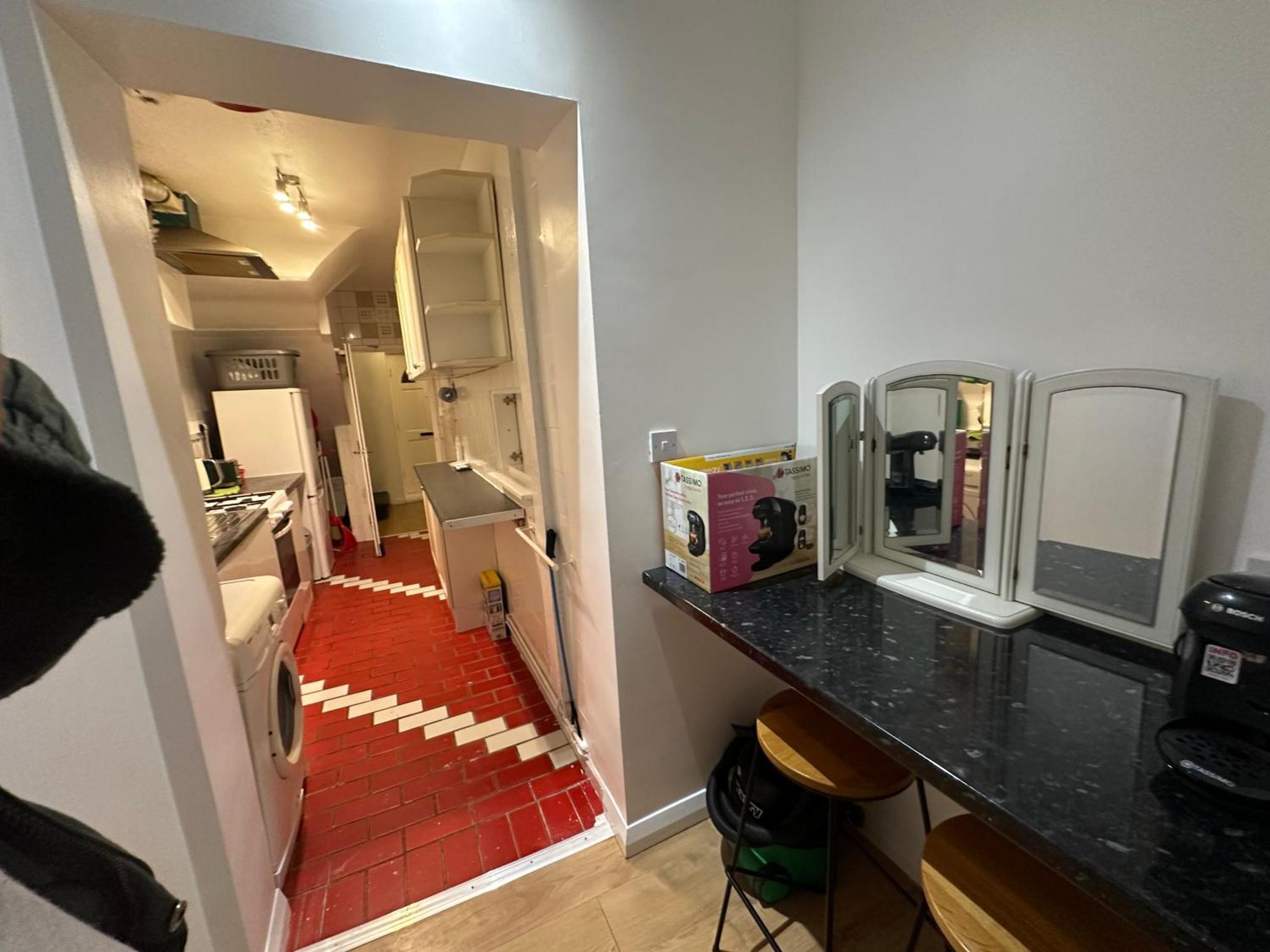 3Rd Studio Flat With Private Toilet And Bathroom Setup For Family Enjoyment 134 Keedonwood Road Бромли Екстериор снимка