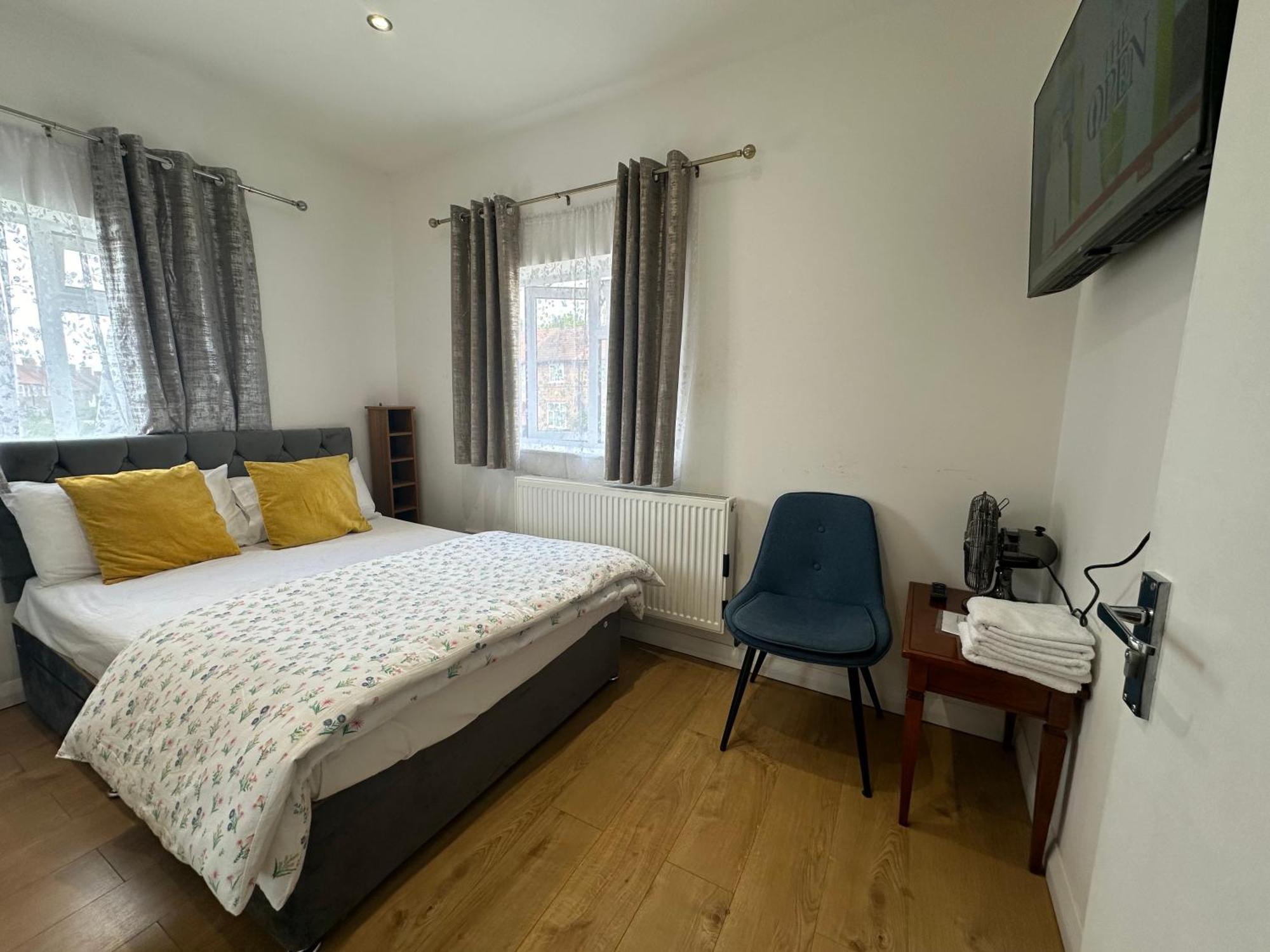 3Rd Studio Flat With Private Toilet And Bathroom Setup For Family Enjoyment 134 Keedonwood Road Бромли Екстериор снимка